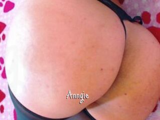 Anngie_