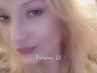 Blondiee_22