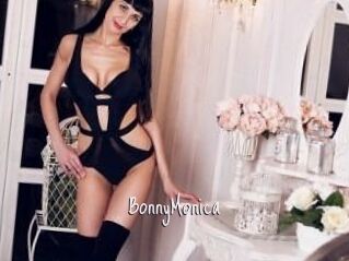 Bonny_Monica