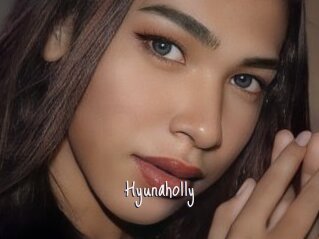 Hyunaholly