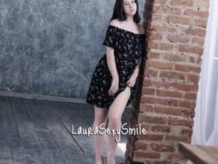 LauraSexySmile