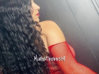 Miahotbobbs19