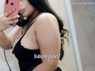 NahomyWest