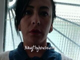 Naugthy_housewife