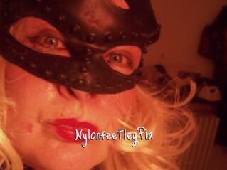 NylonfeetlegPia