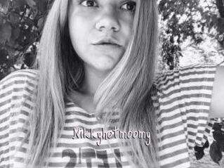 Nikkyhotmoomy