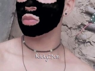 Ricky23cm